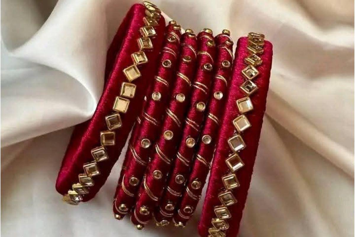 Navratri Special Red Bangles: इस नवरात्रि ट्राय करें रेड बैंगल्स का लेटेस्ट कलेक्शन 2 Navratri Special Red Bangles 5