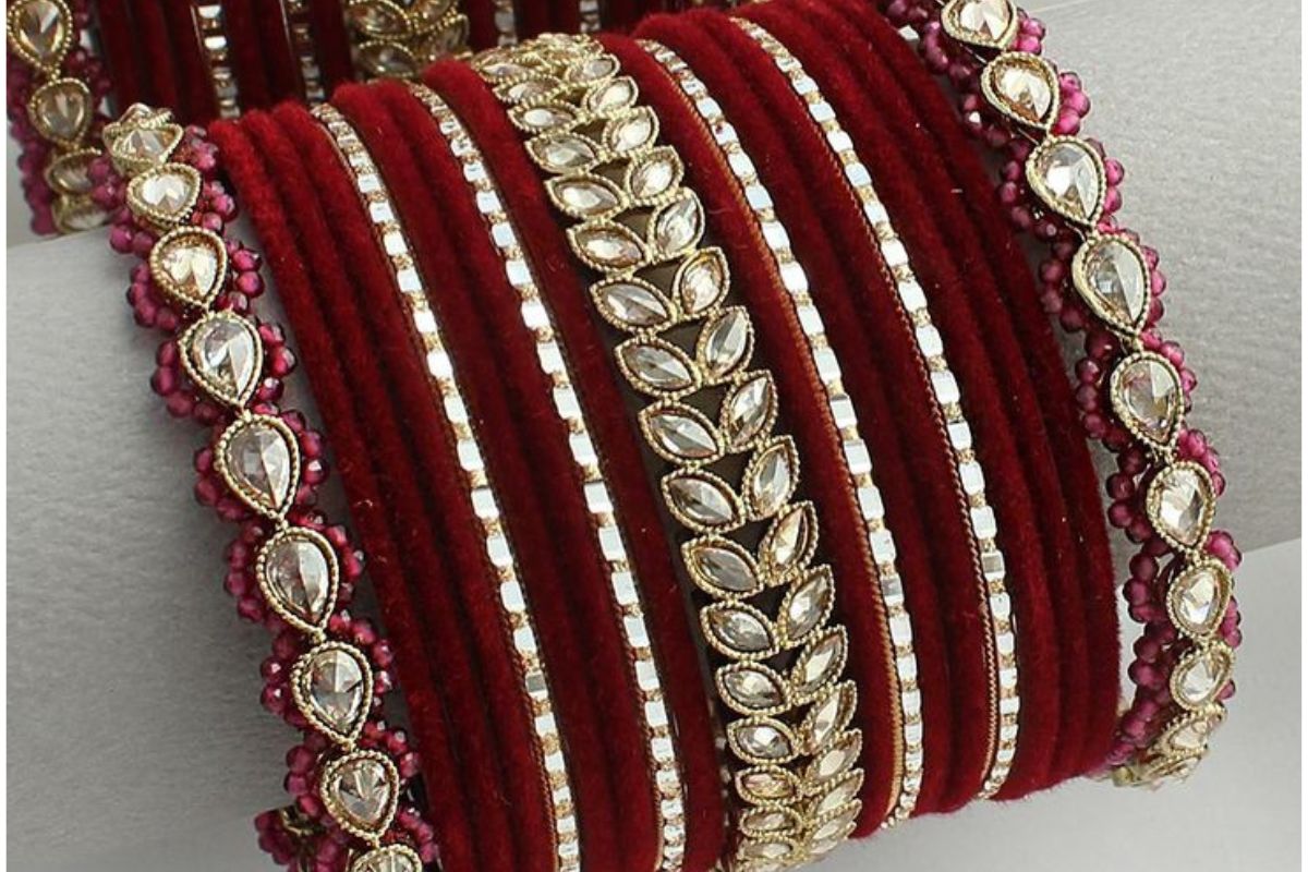 Navratri Special Red Bangles: इस नवरात्रि ट्राय करें रेड बैंगल्स का लेटेस्ट कलेक्शन 1 Navratri Special Red Bangles 6