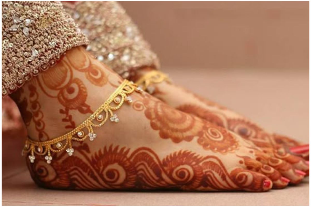 Onam Special Gold Payal Designs: ओणम पर ट्राई करें लेटेस्ट और यूनिक गोल्ड पायल डिजाइन 7 Onam Special Gold Payal Designs 9