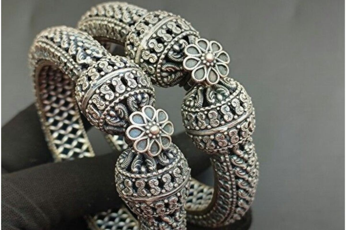Latest Bangles Design: हाथों की खूबसूरती बढ़ा देंगे ये बैंगल डिजाइन्स,देखें लेटेस्ट कलेक्शन 6 Oxidised Silver Bangles 6 1