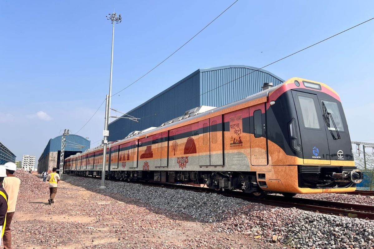 Patna Metro Foot overbridge built in Bhootnath traffic police deployed