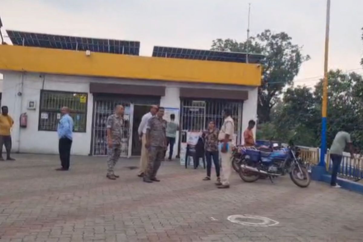 Petrol Pump Firing In Dhanbad