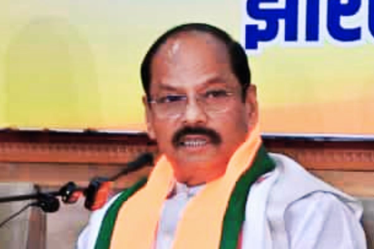 Politics on Tribal Issue raghubar das