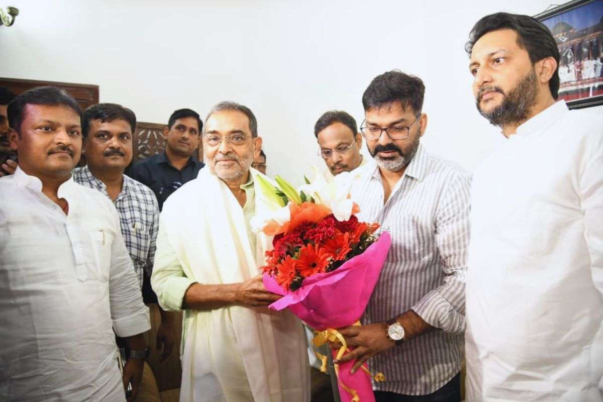 उपेंद्र कुशवाहा से मिले पवन सिंह