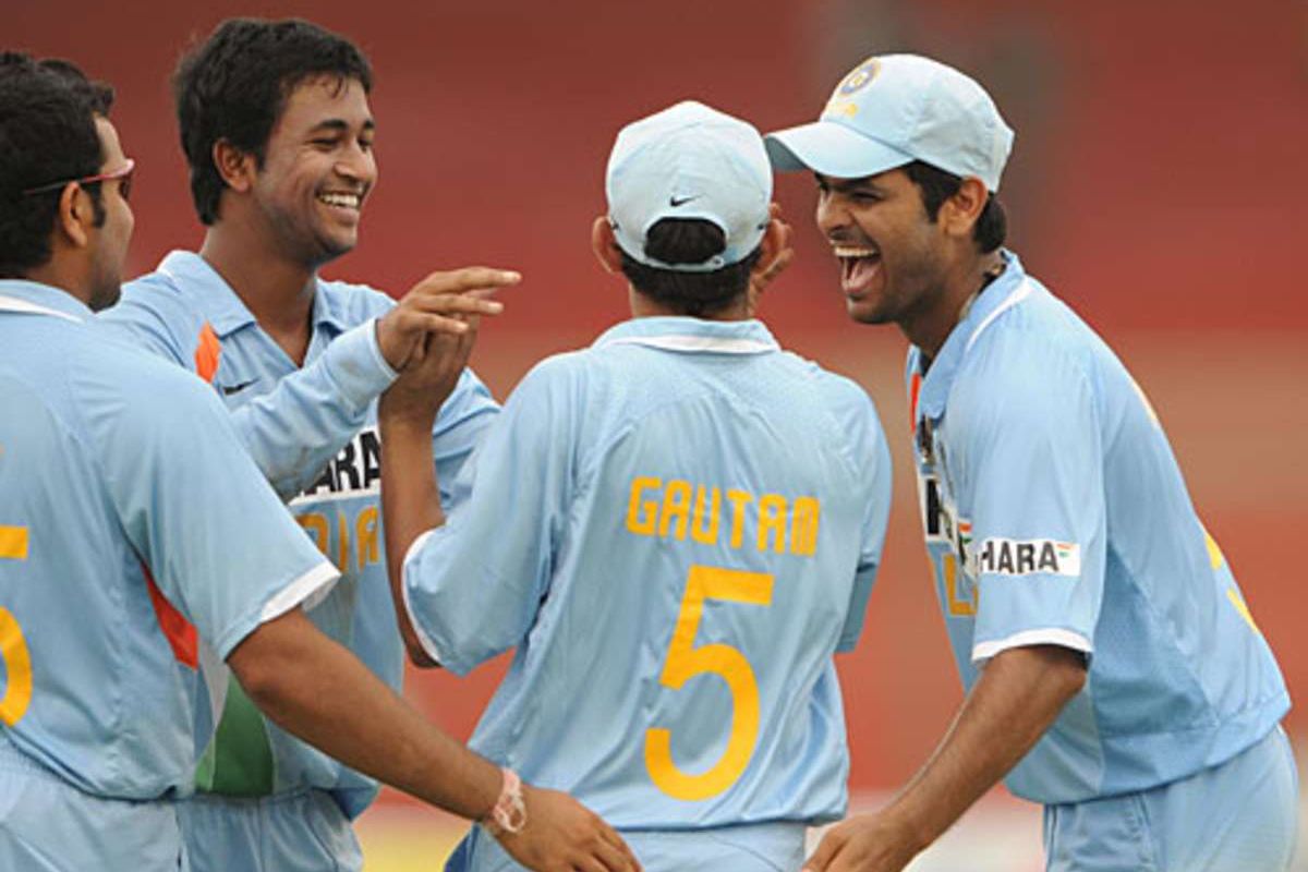 Rp Singh And Pragyan Ojha With Gautam Gambhir