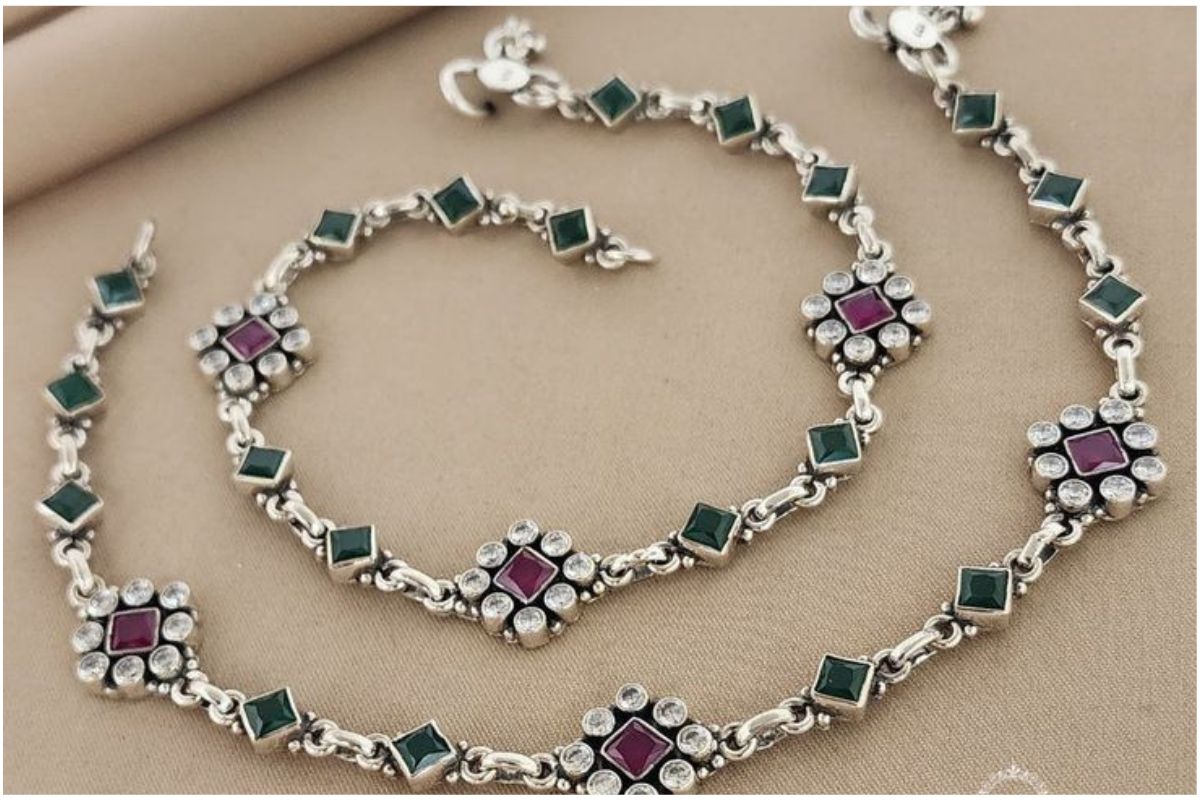 Single Layer Simple Payal Design