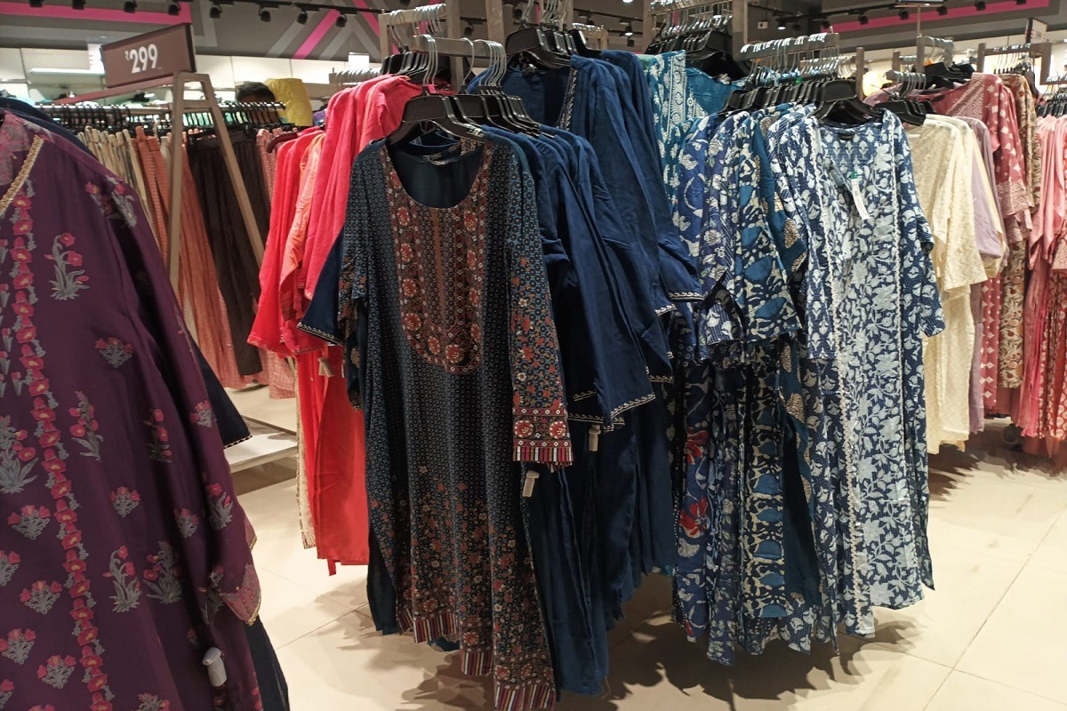 रांची में दिल्ली के सरोजनी मार्केट को टक्कर, सस्ते में फैमिली शॉपिंग का ठिकाना बने ये मॉल्स 5 Ranchi Cheapest Malls 3