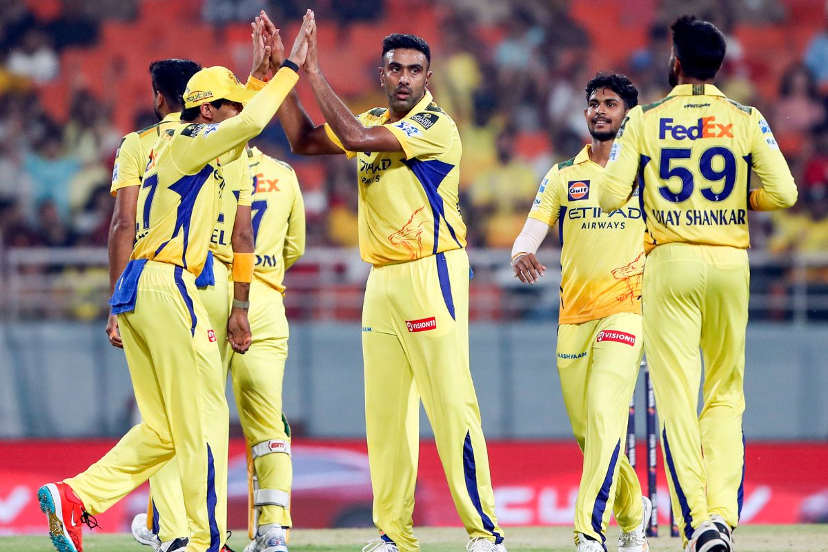 Ravichandran Ashwin With CSK Team Members