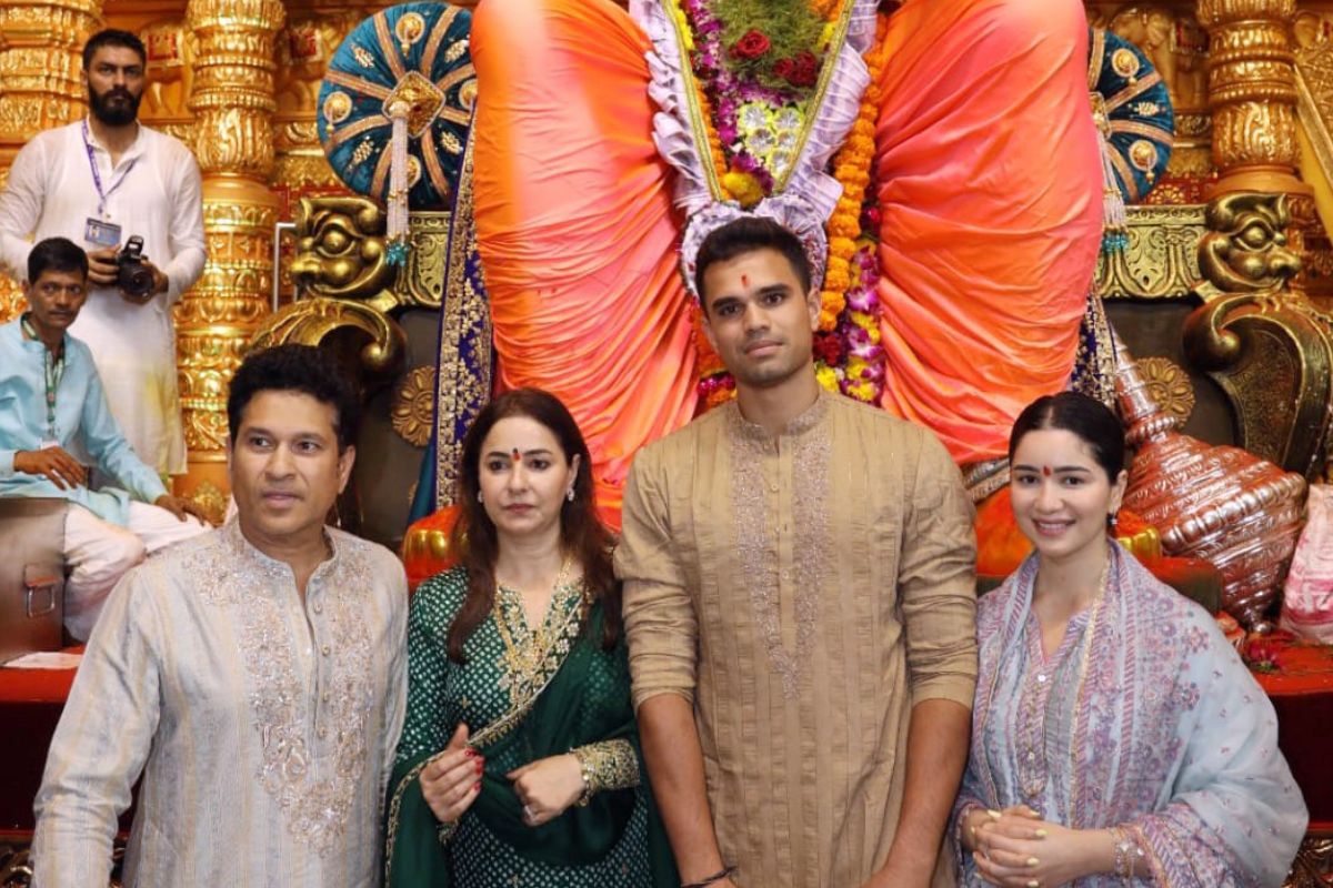 Sachin Tendulkar With Family