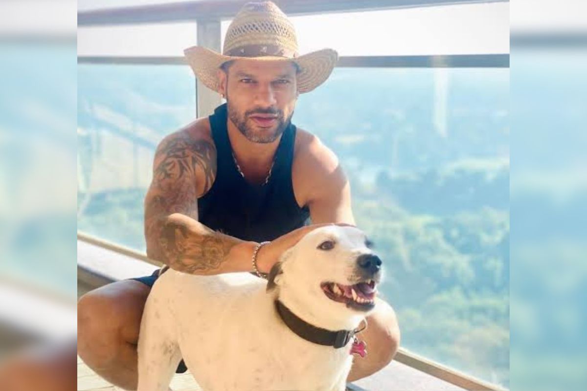 Shikhar Dhawan boght new dog asks suggestion for some names.