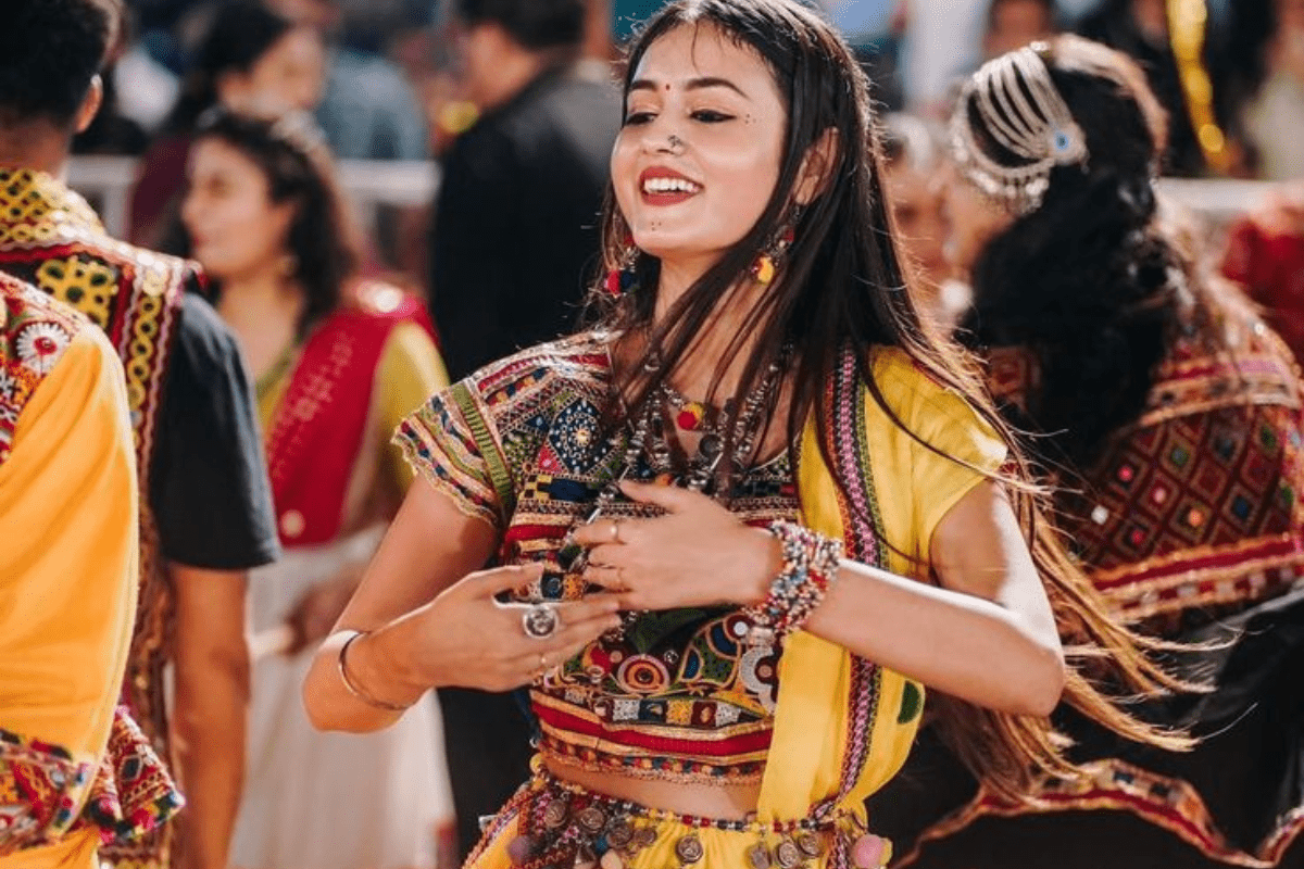 Step by Step Dandiya Makeup