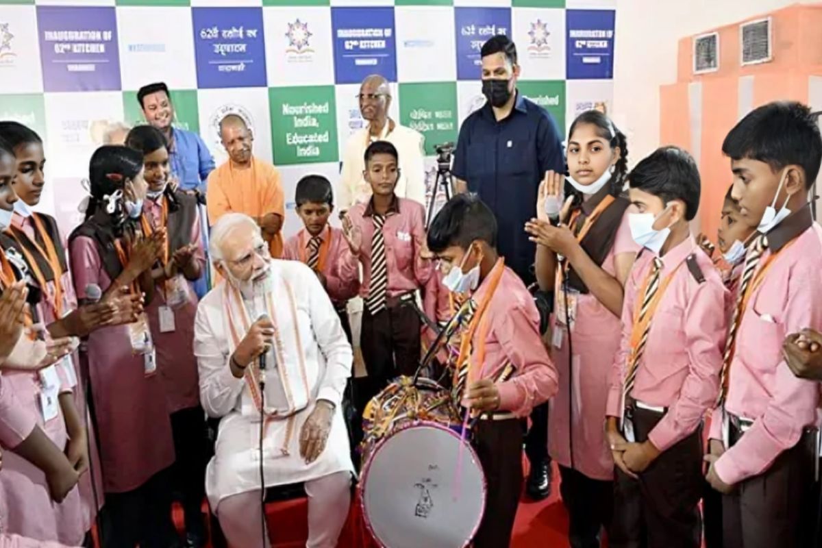 Two meritorious students from Darbhanga will visit PM Modi's school
