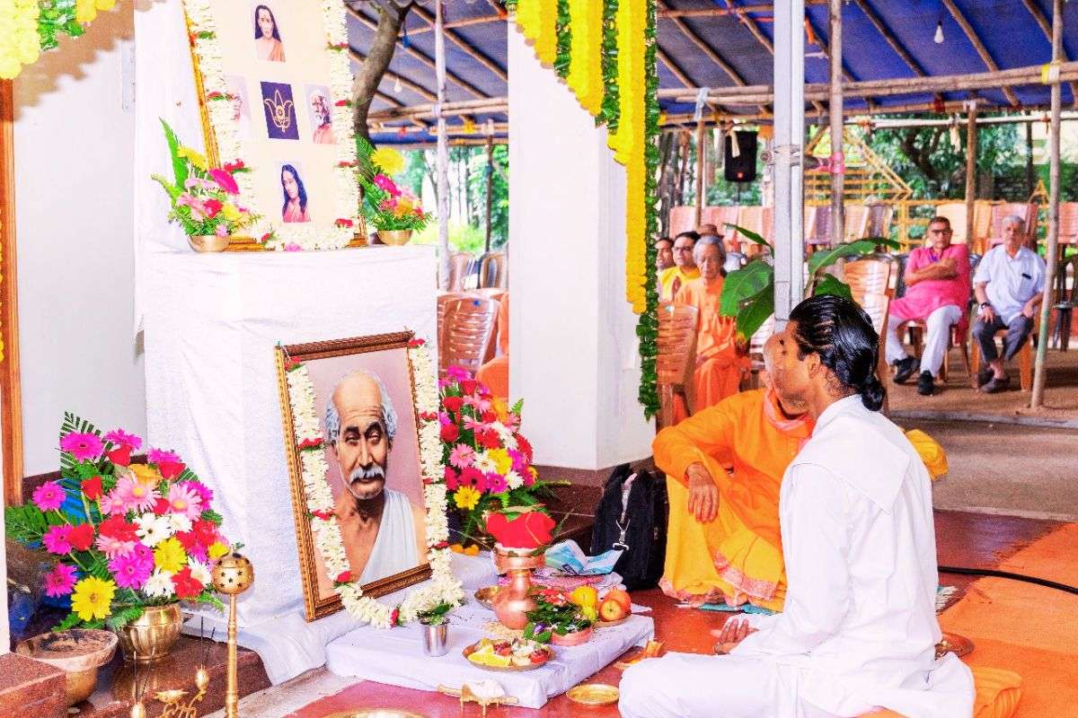 Yogada Satsang Ashram Celebrated Birth Anniversary of Lahiri Mahasaya