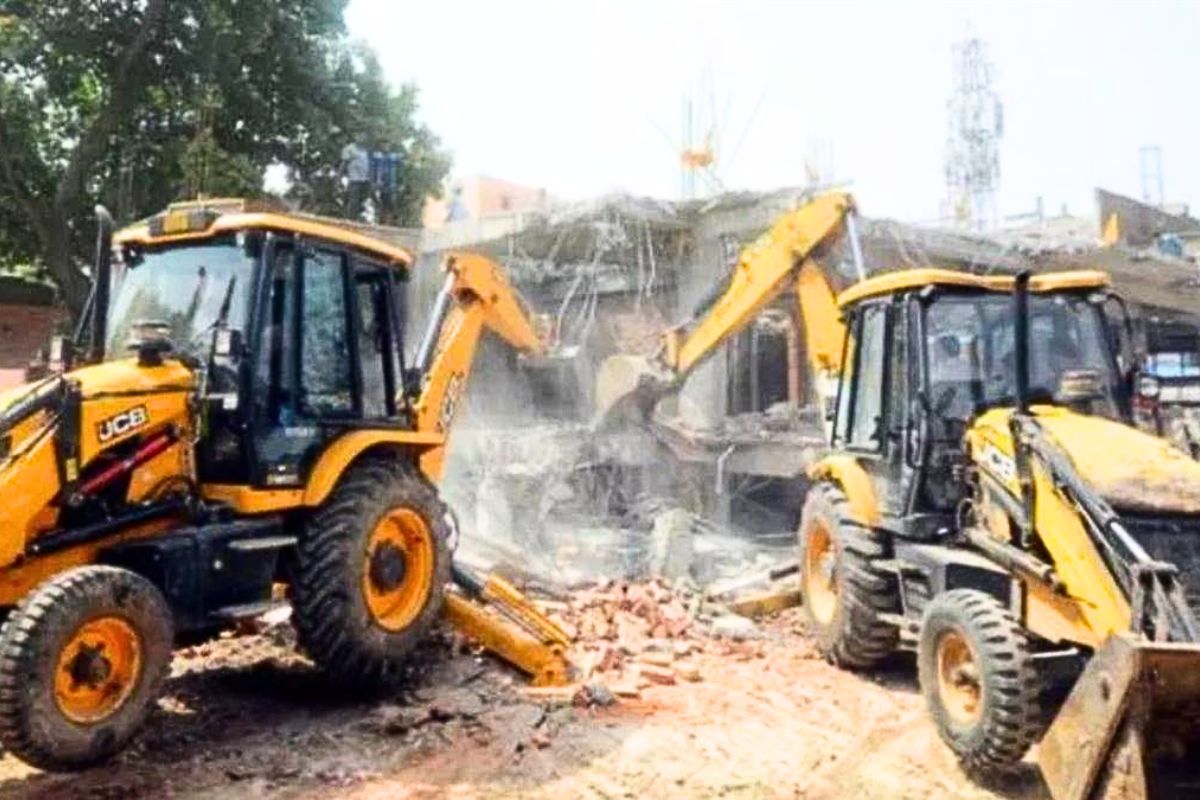 buldozer action muzaffarpur| Bihar's Muzaffarpur administration's bulldozer will be used to remove encroachments.