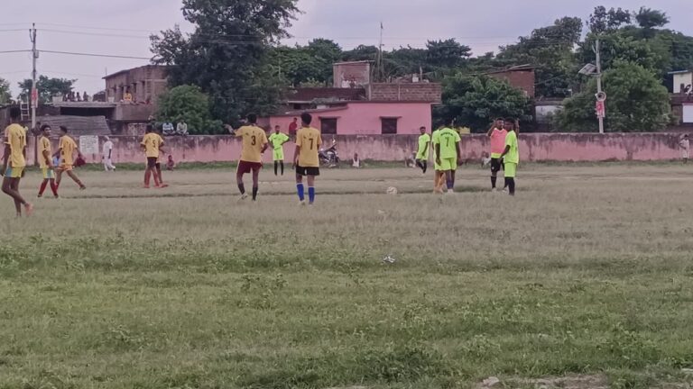 गड़हनी फुटबॉल क्लब ने आदर्श क्लब बिहिया को 3-0 से हराया