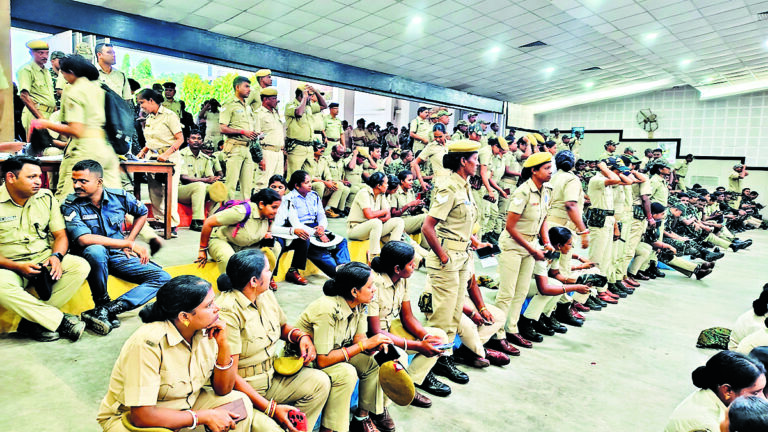 Rourkela News: राजगांगपुर में गणेशोत्सव की विसर्जन शोभायात्रा के लिए 25 प्लाटून पुलिस बल तैनात, शहर छावनी में तब्दील