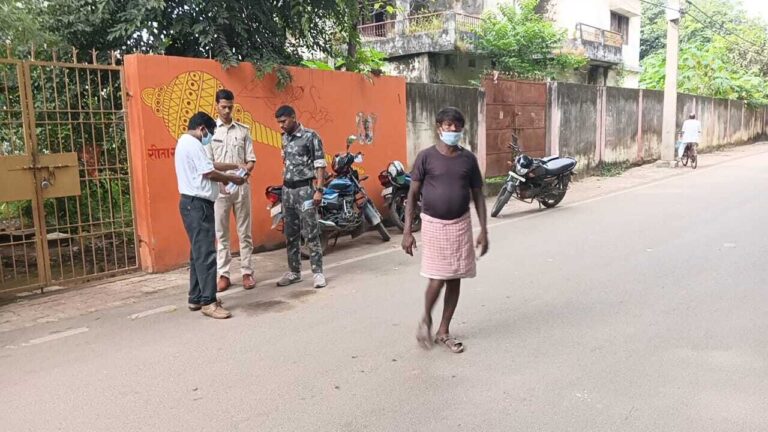 Deoghar News : रेलवे ट्रैक से अर्धनग्न अवस्था में शव बरामद, पहचान नहीं