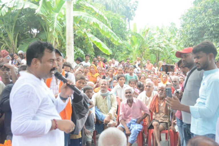 Samastipur News:पुल का शिलान्यास होते ही खिल उठे ग्रामीणों के चेहरे