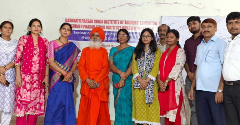 सकारात्मक सोच और चरित्र निर्माण जीवन के लिए जरूरी