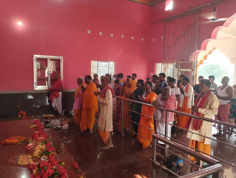 Deoghar news : शक्ति की आराधना का पर्व नवरात्र कलश स्थापन के साथ शुरू
