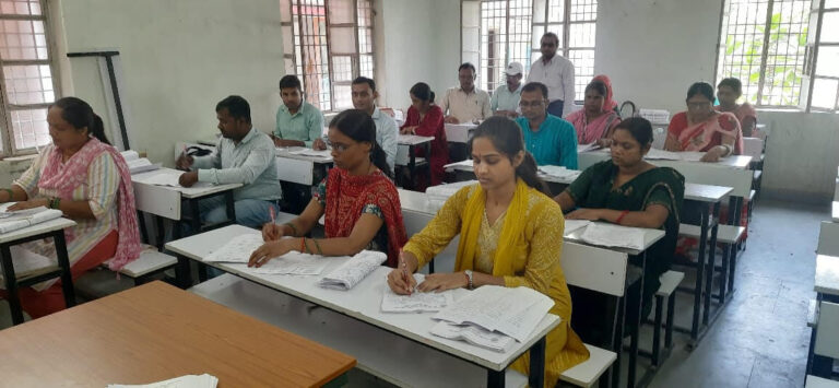 Samastipur News:बीआरसी सिमरी में मूल्यांकन कार्य प्रारंभ