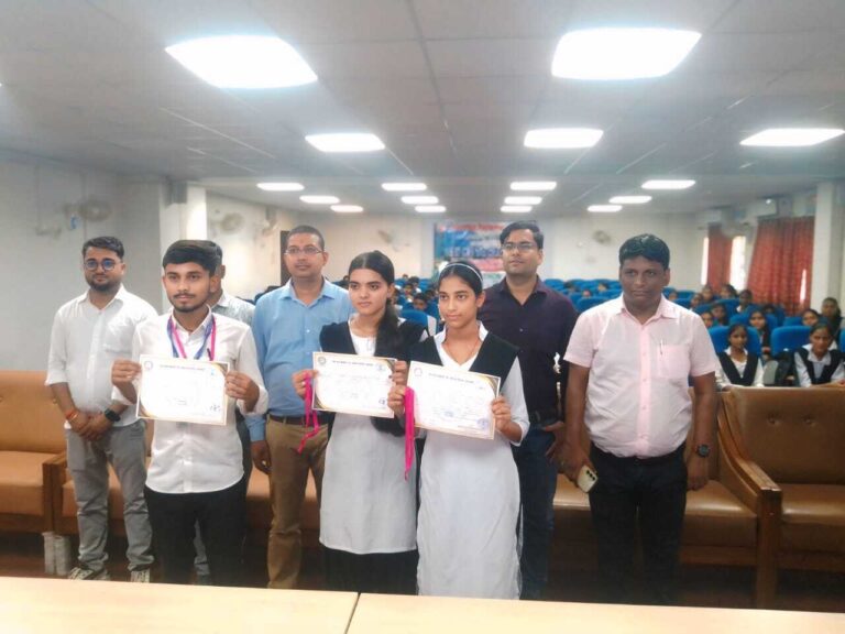 क्विज में इस्माइल पहले तो रानी रही दूसरे स्थान पर
