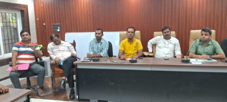 प्रखंड 20 सूत्री बैठक में सदर बाजार से अतिक्रमण हटाने का छाया रहा मुद्दा