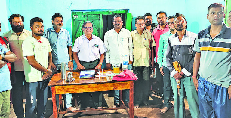 Chaibasa News : उत्पादन में वृद्धि के बावजूद बोनस राशि घटना गलत : सीटू