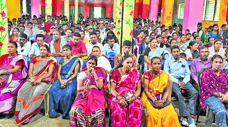 Chaibasa News : स्कूल के समय भारी वाहनों के परिचालन पर रोक लगायी जाये