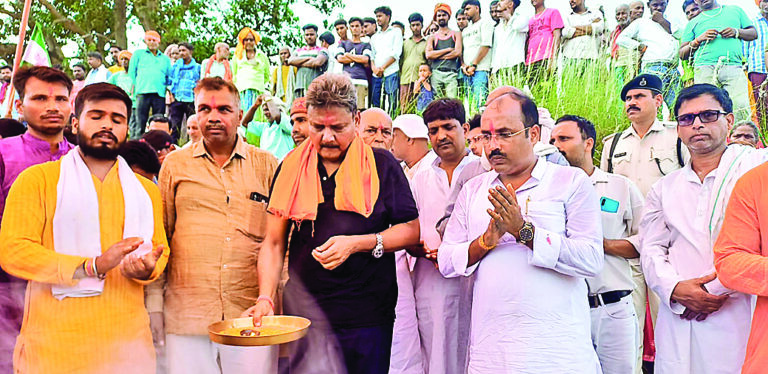 Gopalganj News : छितौना घाट पर पुल बनाने की मंत्री ने रखी आधारशिला