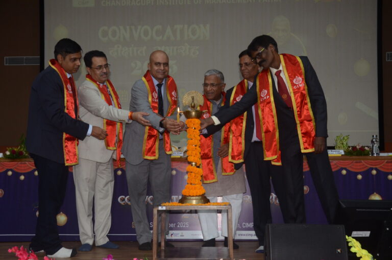 आप सपने देखने का साहस करें, उन्हें साकार करने की क्षमता हासिल करें : हरिवंश नारायण सिंह