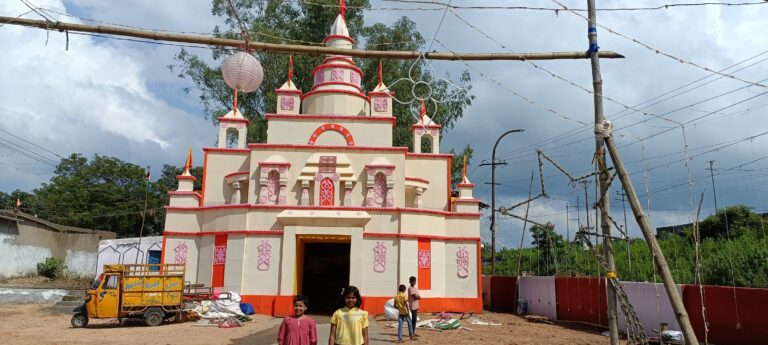 मां दुर्गा का पट खुलते ही आज से दर्शन के लिए जुटेंगे श्रद्धालु