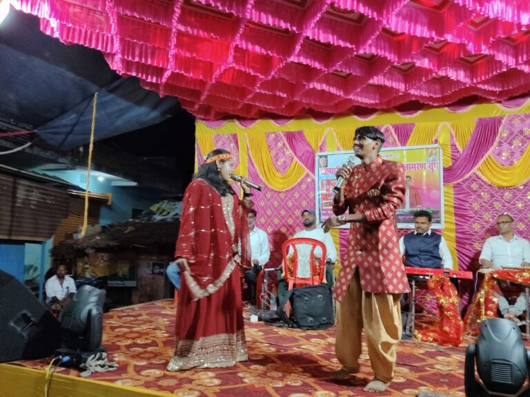 प्यारा सजा है दरबार भवानी…भजन पर झूमे भक्त