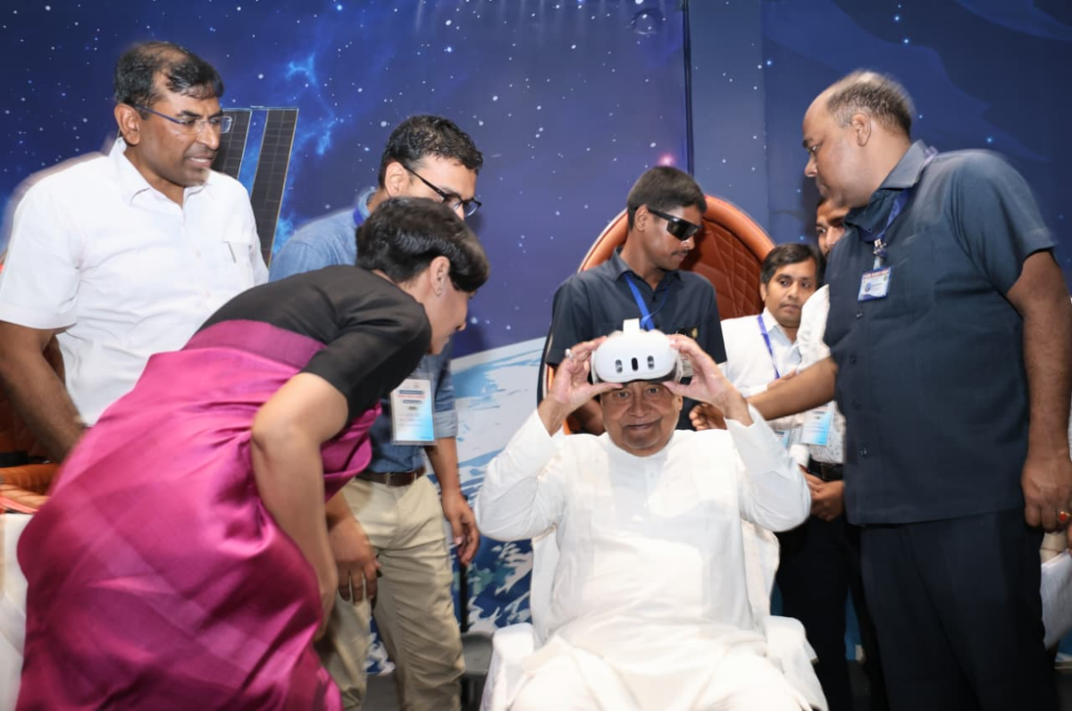 Photos: तारामंडल में अब लोग ले सकेंगे वर्चुअल रियलिटी थिएटर का मजा, सीएम नीतीश ने किया उद्घाटन 1 Image 264