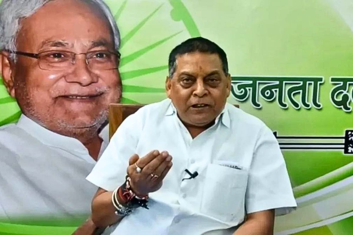 jdu leader neeraj kumar| JDU spokesperson Neeraj Kumar raised questions about Tejashwi's studies.