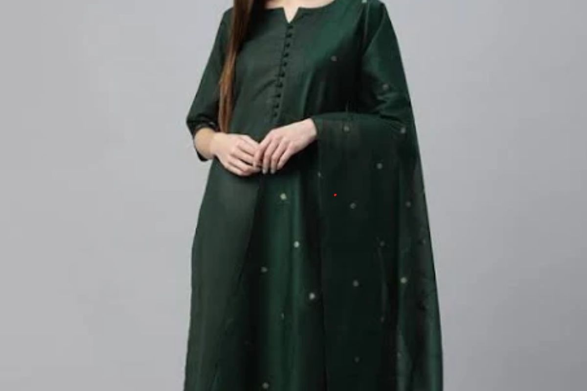 नवरात्रि में हर किसी की नजर टिकेगी आप पर! महिलाओं के लिए ये हैं ट्रेंडी आउटफिट आइडियाज 4 Palazzo With Long Kurta