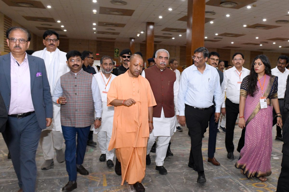 yogi adityanath Trade Show 2025