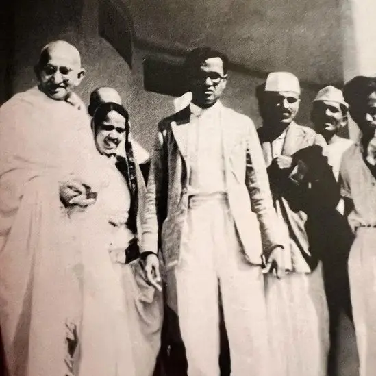 Jayaprakash Narayan Jail Break: जयप्रकाश नारायण की हजारीबाग जेल से फरारी की रोमांचक कहानी 2 %E0%A4%Aa%E0%A5%8D%E0%A4%B0%E0%A4%Ad%E0%A4%Be%E0%A4%B5%E0%A4%A4%E0%A5%80 %E0%A4%95%E0%A5%87 %E0%A4%B8%E0%A4%Be%E0%A4%A5 %E0%A4%Ae%E0%A4%B9%E0%A4%Be%E0%A4%A4%E0%A5%8D%E0%A4%Ae%E0%A4%Be %E0%A4%97%E0%A4%Be%E0%A4%82%E0%A4%A7%E0%A5%80