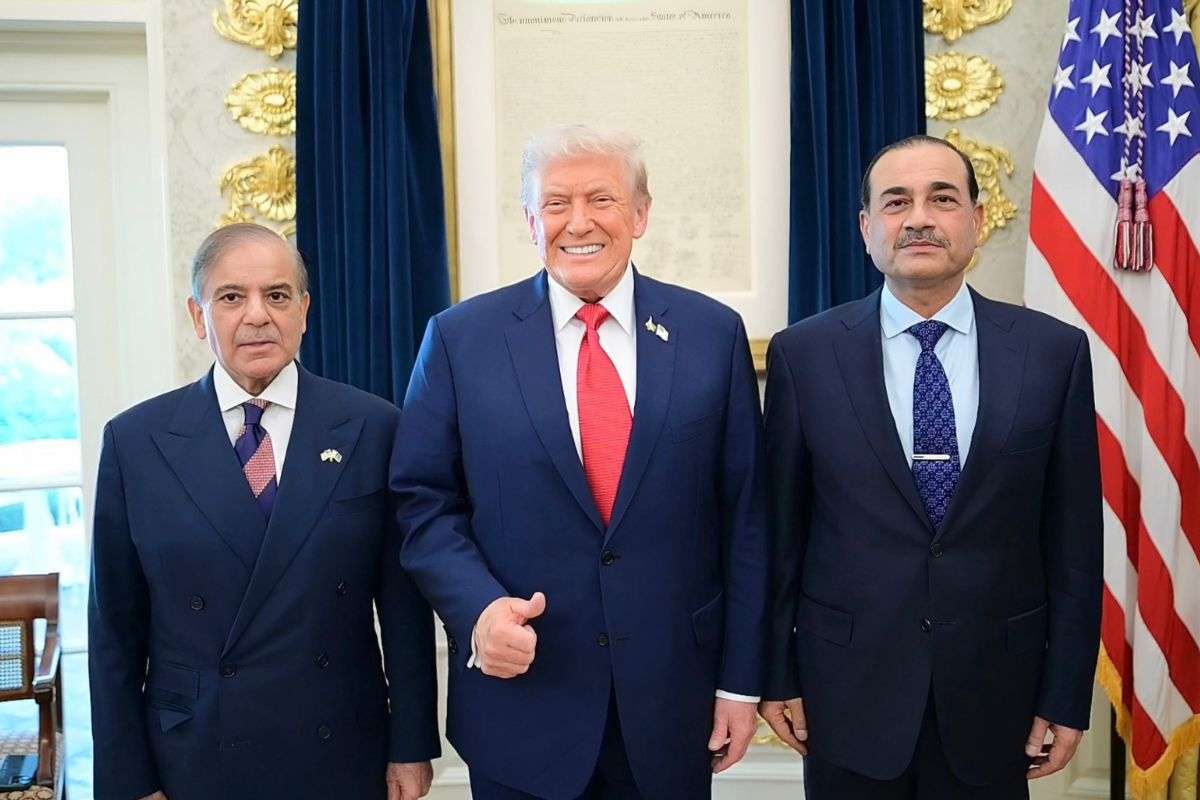Asim Munir and Shehbaz Sharif with Donald Trump