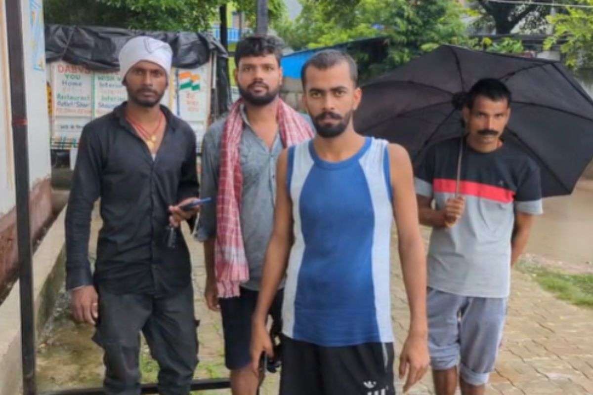 Bihar Crime News Retired police constable murdered shot in chest and neck