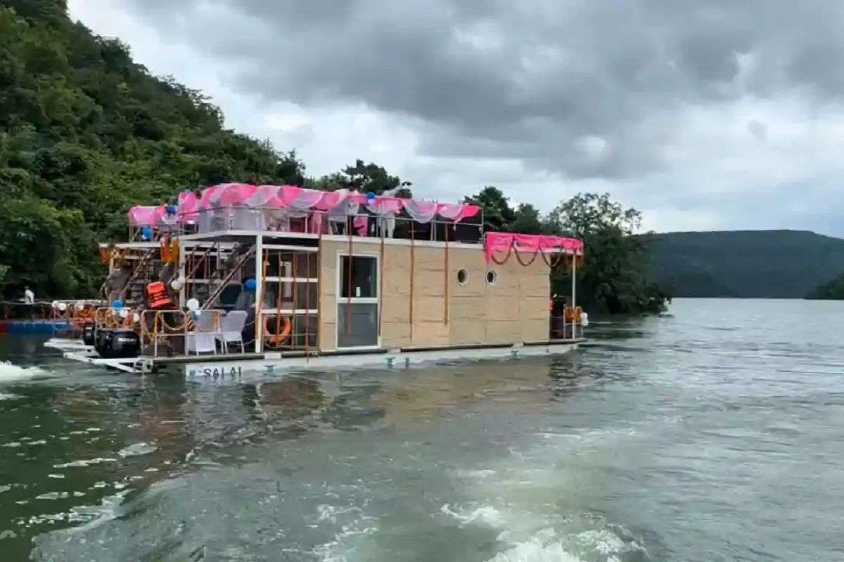 Bihar Tourist Place Enjoy valleys like Kashmir houseboat facilities enjoy breathtaking views