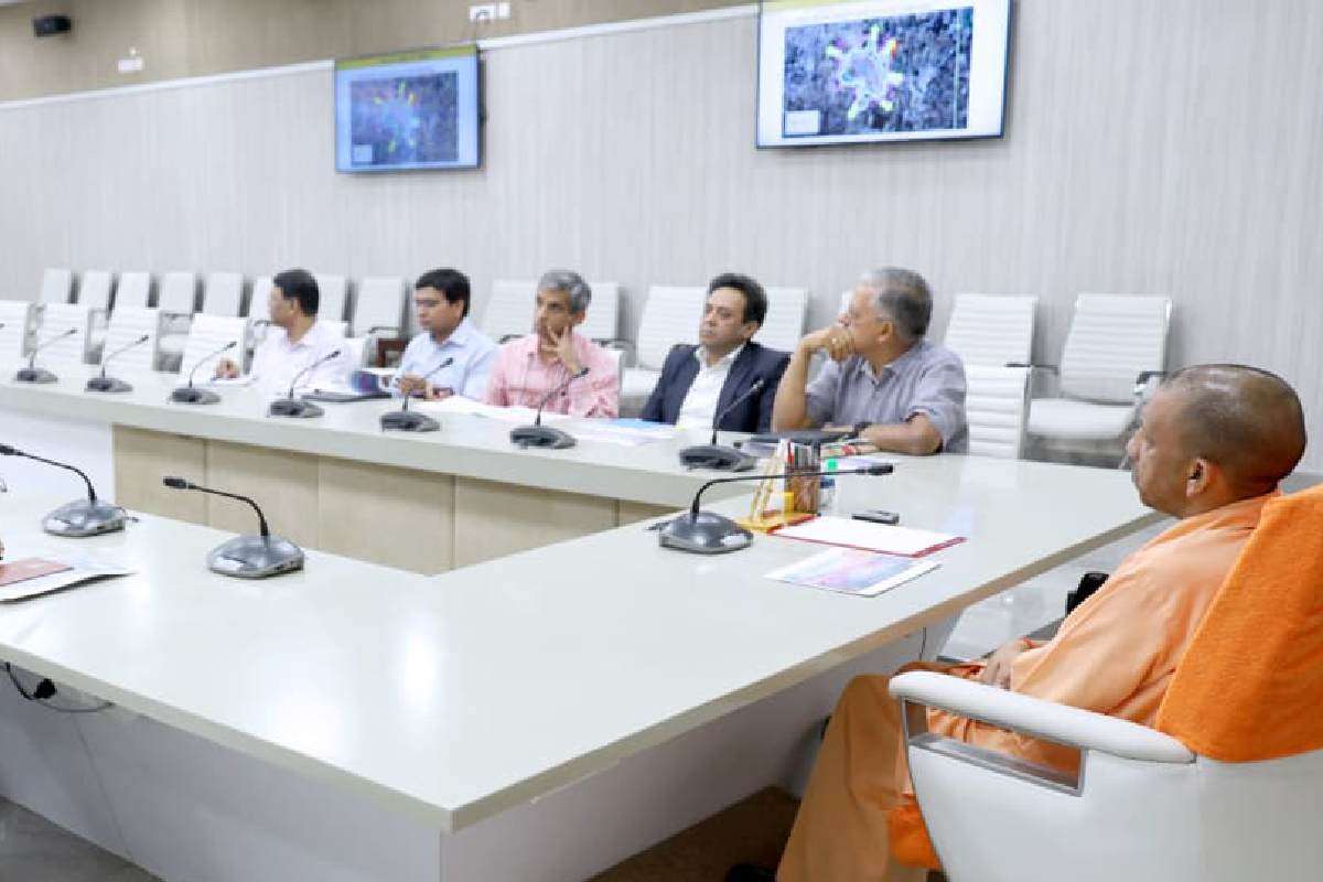 CM Yogi in Meeting