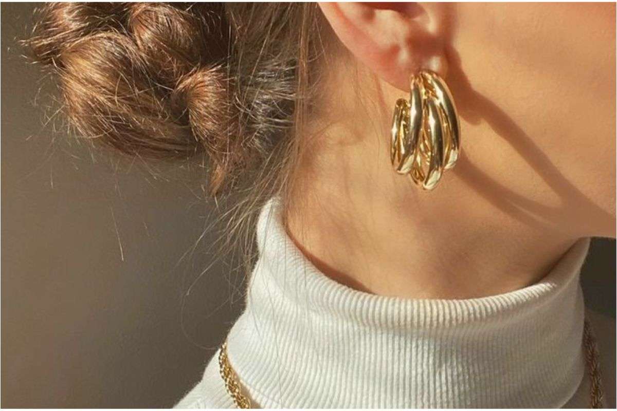 Dhanteras Gold Jewellery Designs: सोने के दाम बढ़े, इससे पहले बनवाएं ये 7 ट्रेंडी ज्वेलरी डिजाइन 4 Hoop &Amp; Drop Earrings