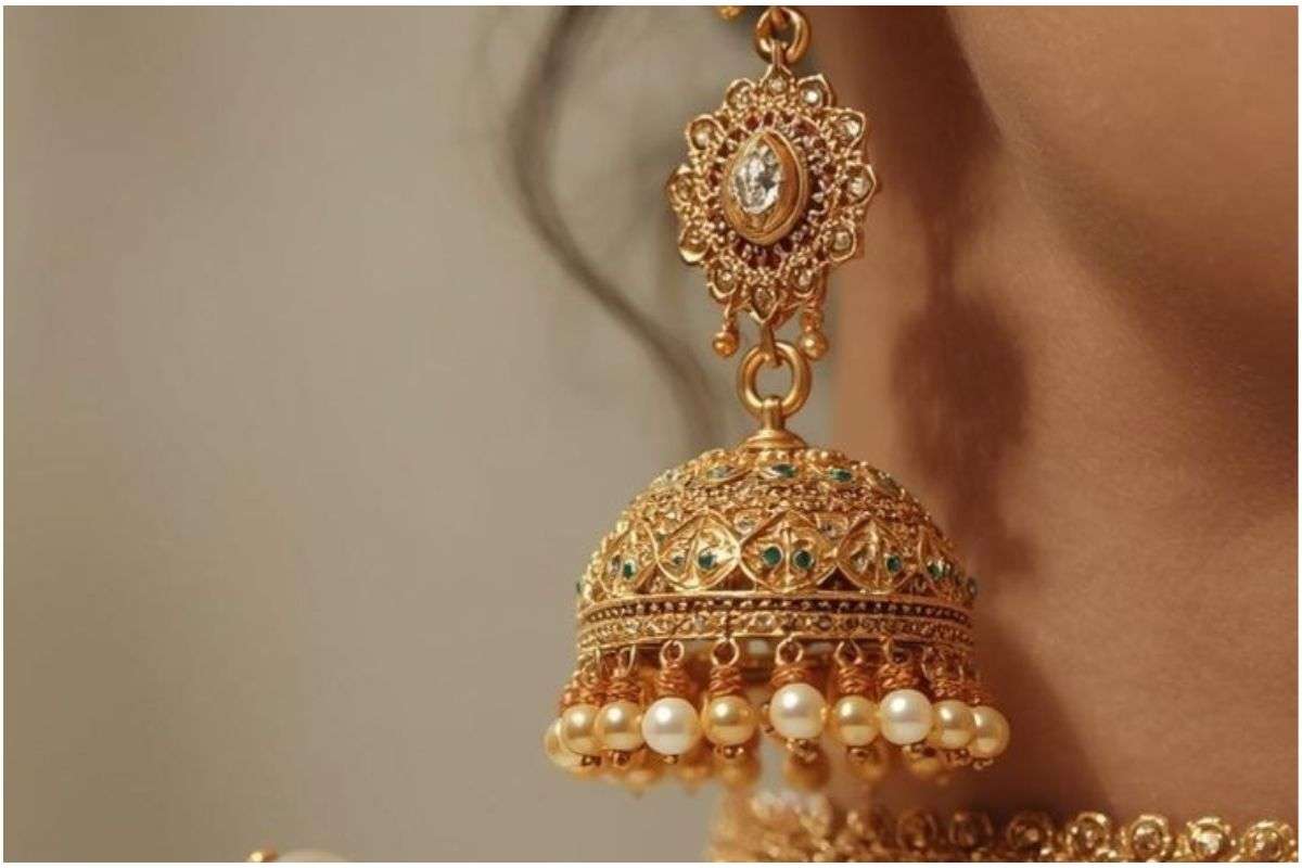 Dhanteras Gold Jewellery Designs: सोने के दाम बढ़े, इससे पहले बनवाएं ये 7 ट्रेंडी ज्वेलरी डिजाइन 8 Dhanteras Gold Jewellery Designs