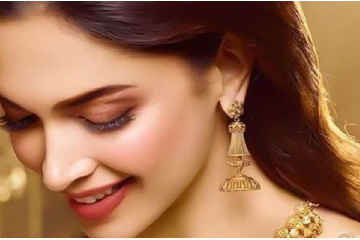 Dhanteras Gold Jewellery Designs: सोने के दाम बढ़े, इससे पहले बनवाएं ये 7 ट्रेंडी ज्वेलरी डिजाइन 1 Dhanteras Gold Jewellery Designs