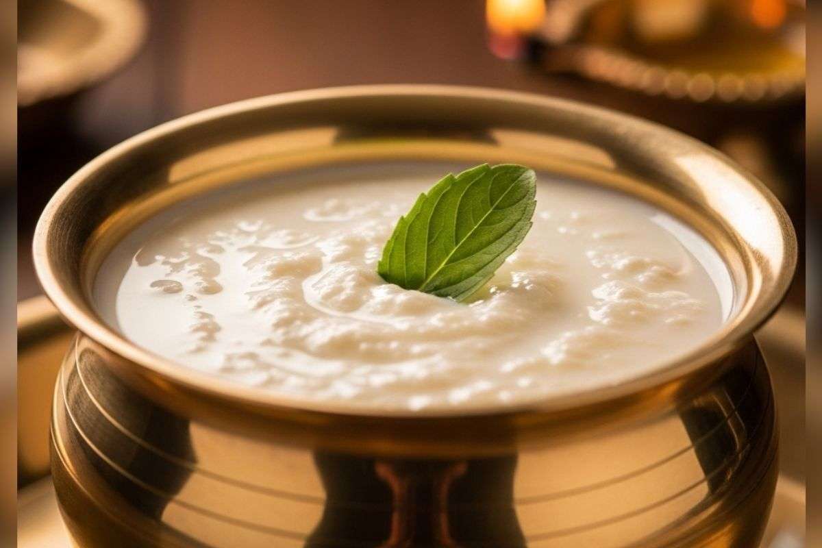 Dhanteras Special Bhog: धनतेरस पर मां लक्ष्मी और कुबेर जी होंगे खुश, जरूर चढ़ाएं ये स्पेशल भोग 5 पंचामृत का भोग लगाएं