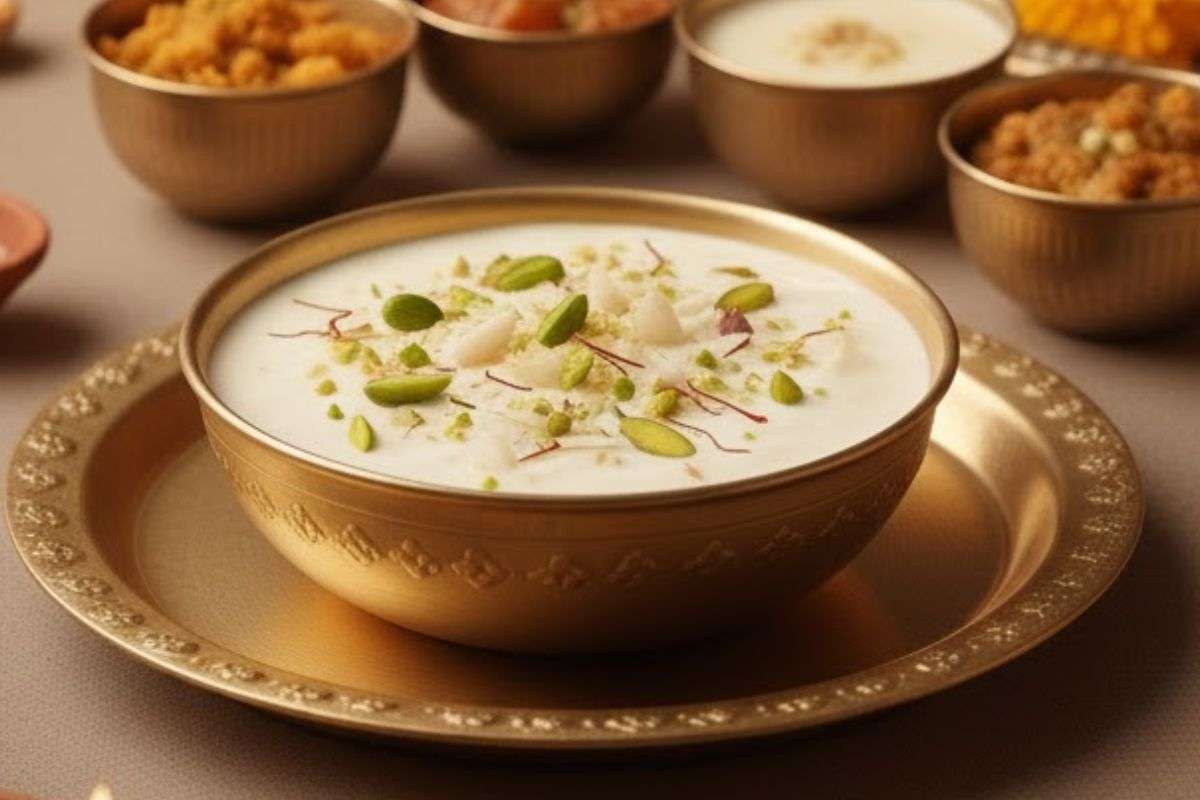 Dhanteras Special Bhog: धनतेरस पर मां लक्ष्मी और कुबेर जी होंगे खुश, जरूर चढ़ाएं ये स्पेशल भोग 1 मखाने की खीर चढ़ाएं