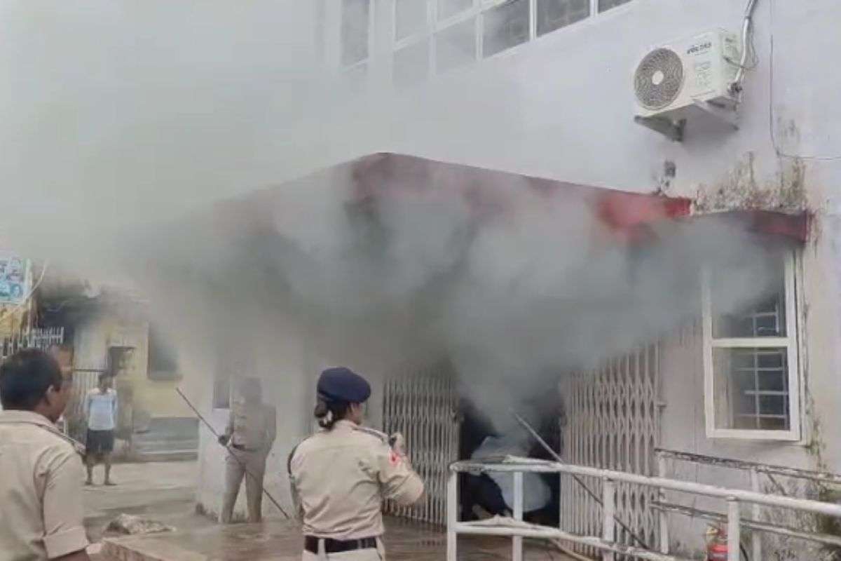 Fire breaks out at Bettiah's main post office