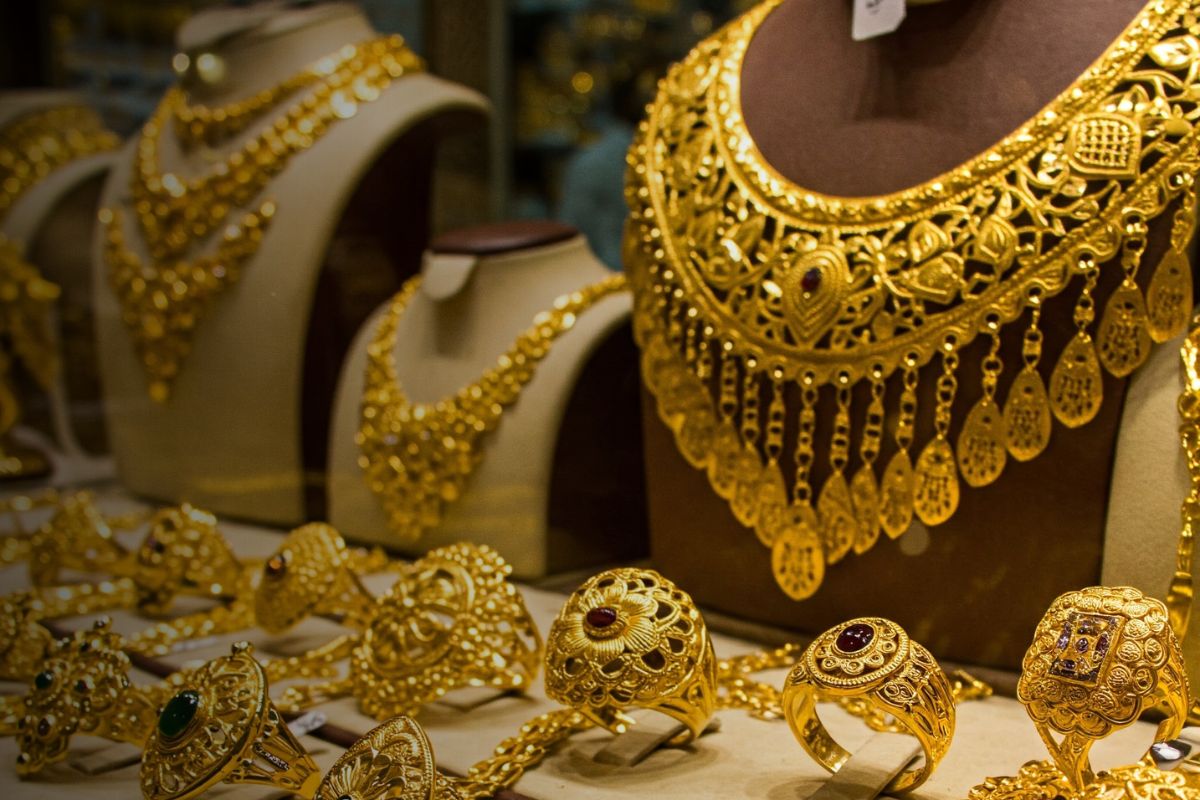 Gold Necklace Stolen In Dubai After caught court fined
