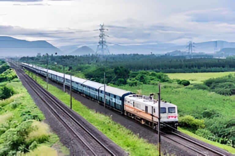Indian Railway: दीपावली-छठ से पहले नई दिल्ली स्टेशन पर बड़ा बदलाव, 13 ट्रेनों के प्लेटफॉर्म बदले गए